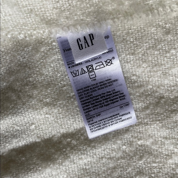 GAP Large Soft Cream Knit Fringe Scarf - Picture 4 of 5